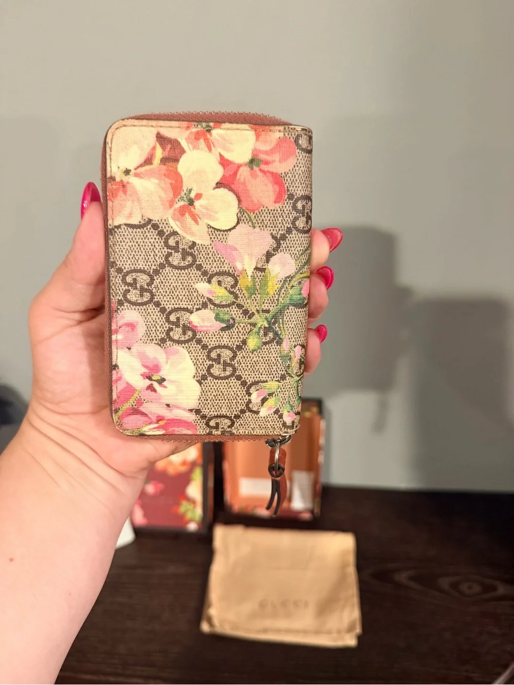 Gucci GG Supreme Zip Around Wallet w/ Pink Floral Accents, Box & Dusty Included